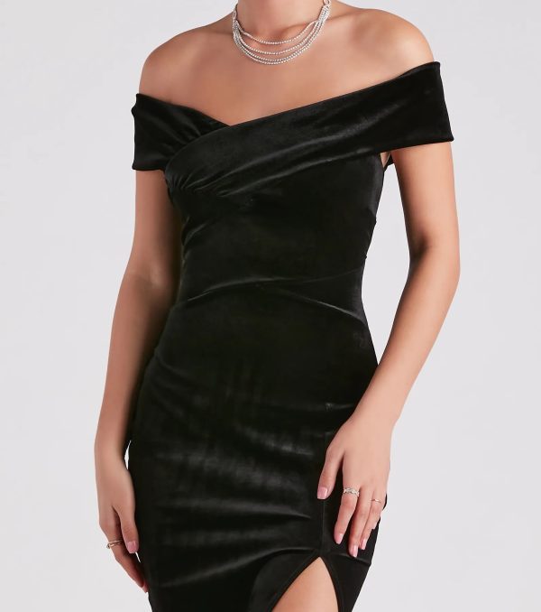 Mary Off-The-Shoulder Velvet Midi Dress - Image 4