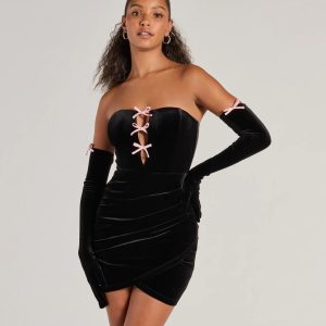 Serena Off-The-Shoulder Bow Velvet Dress With Gloves