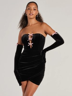 Serena Off-The-Shoulder Bow Velvet Dress With Gloves