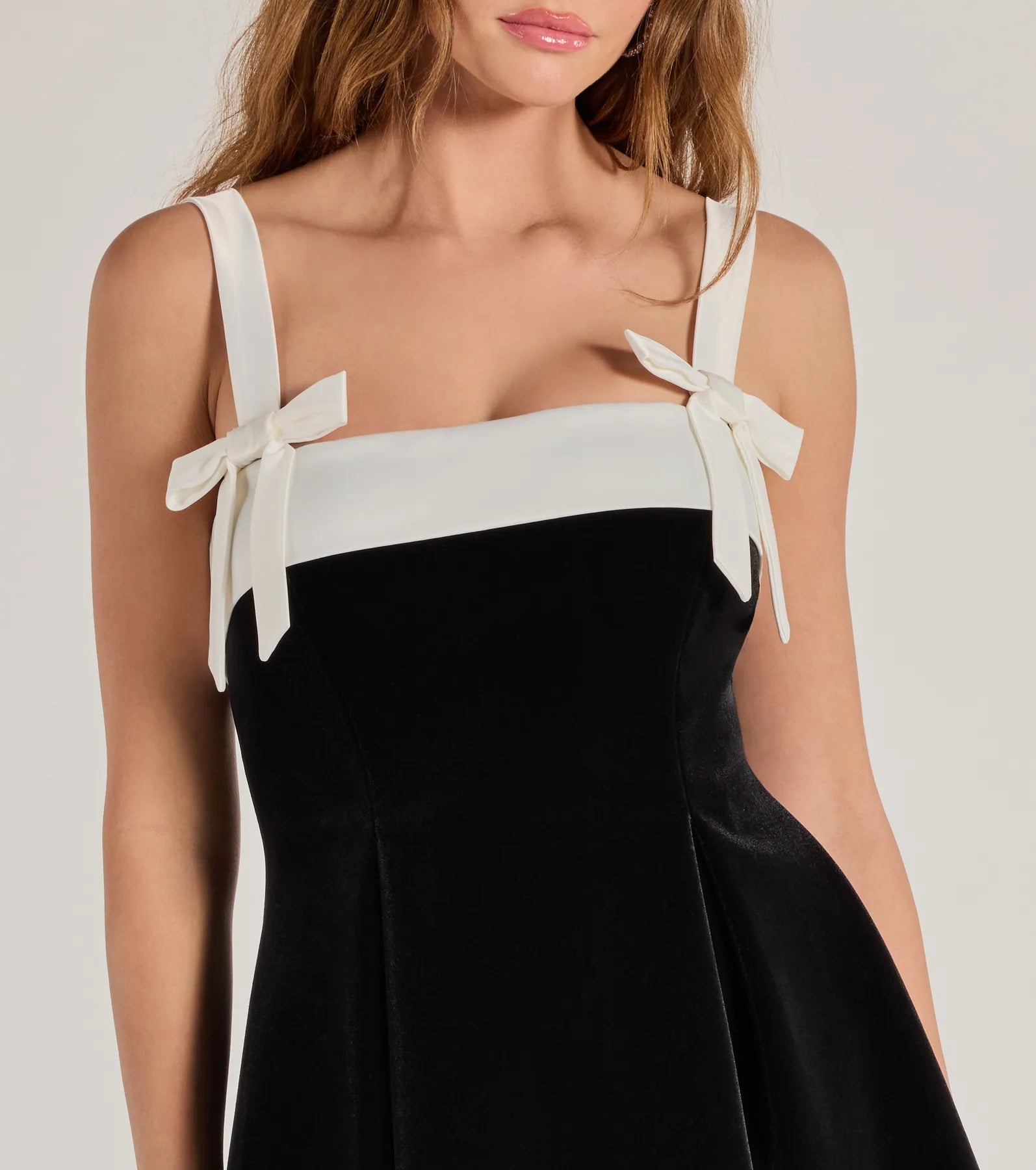 Marilyn Bow Strap Velvet Skater Dress - Image 4