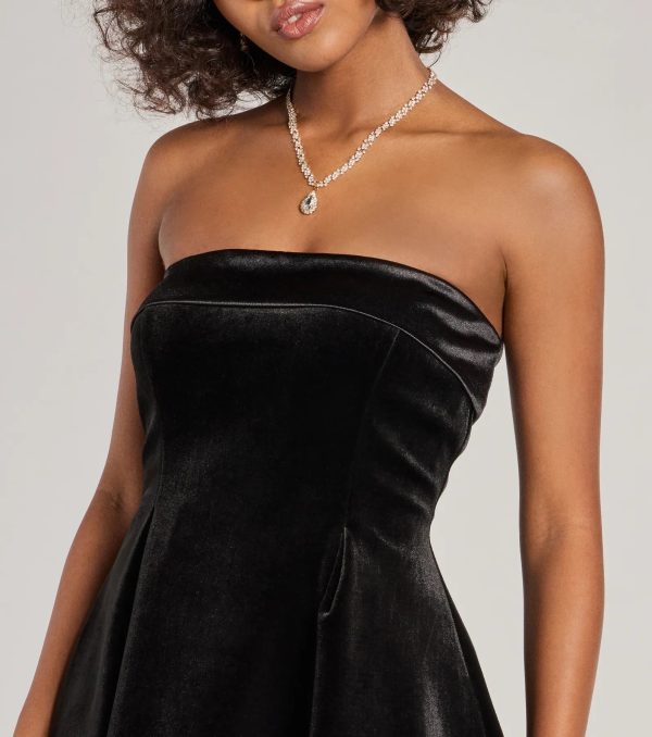 Ella Strapless Pleated Velvet Skater Dress - Image 4