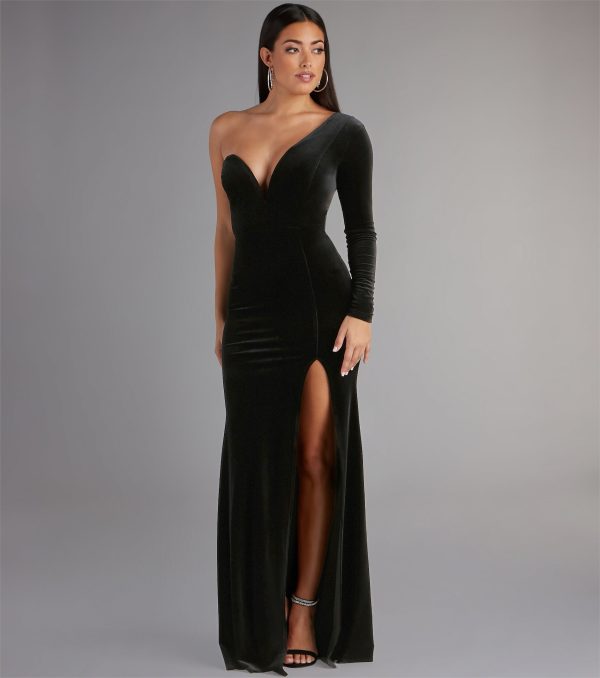 Cheyenne Formal One-Shoulder Velvet Dress - Image 17
