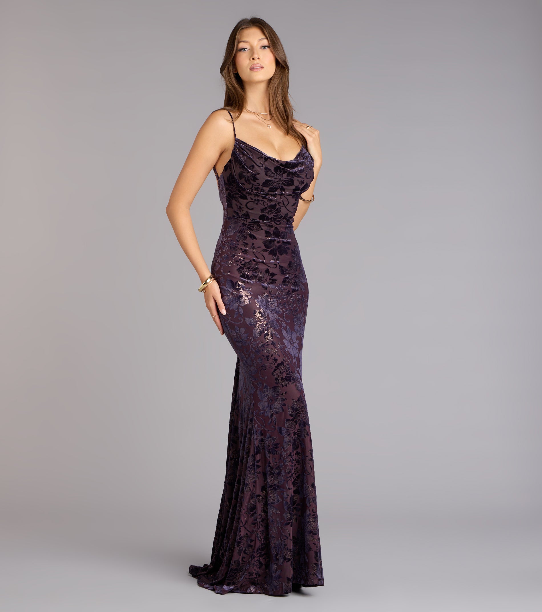 Maddie Velvet Open Back Mermaid Formal Dress - Image 4
