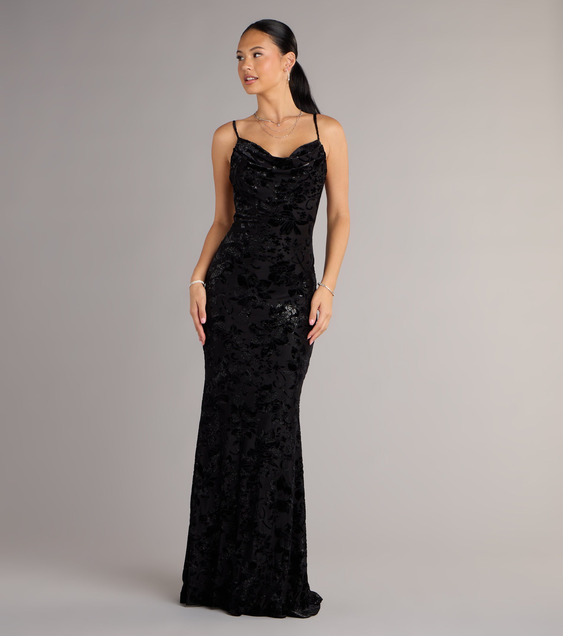 Maddie Velvet Open Back Mermaid Formal Dress - Image 5