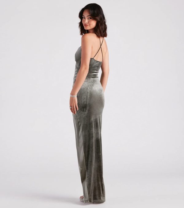 Riley Ruched Velvet Formal Dress - Image 10