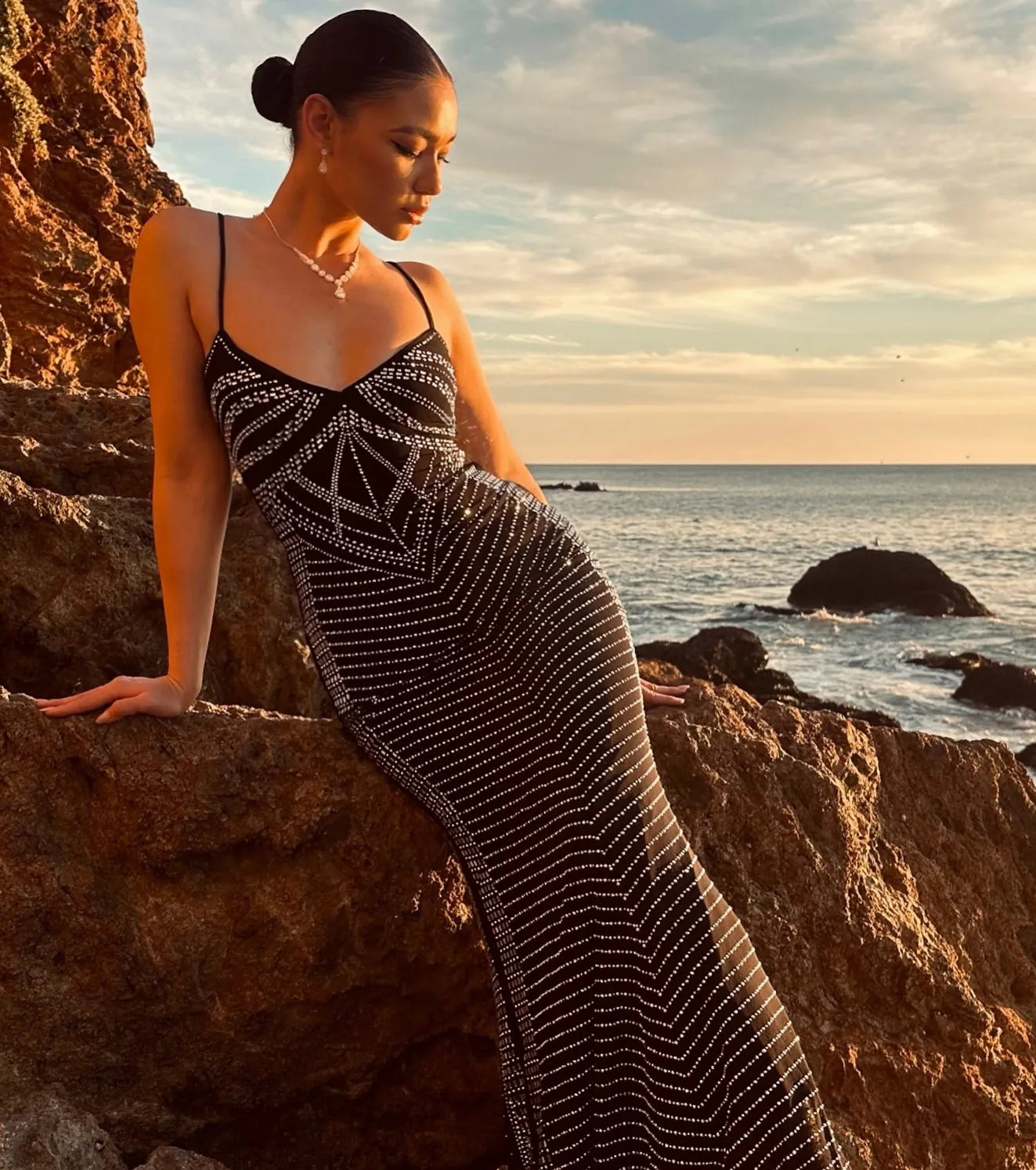 Leni V-Neck Mermaid Rhinestone Formal Dress - Image 6