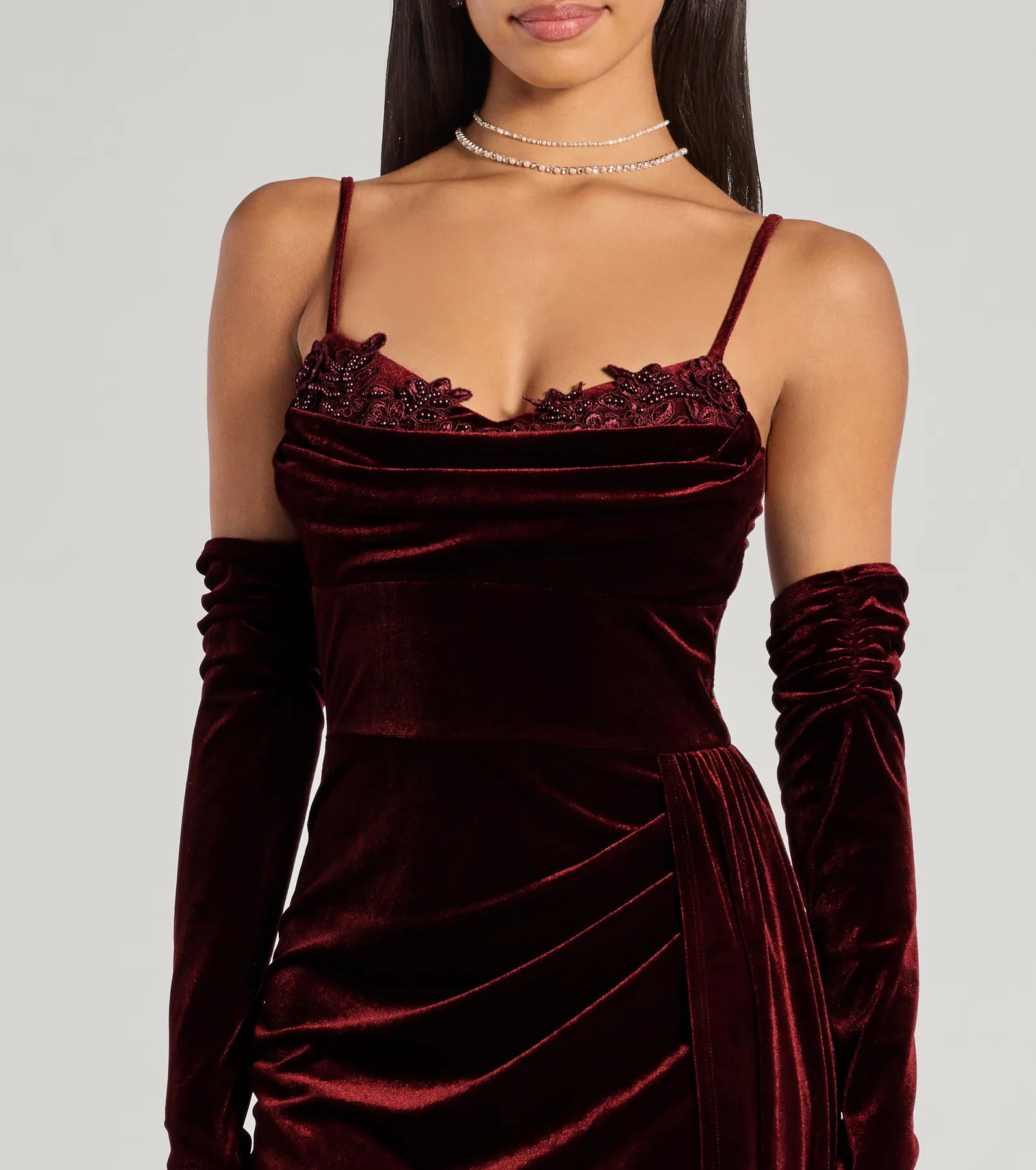 Inez Beaded Applique Velvet Formal Column Dress With Gloves - Image 3