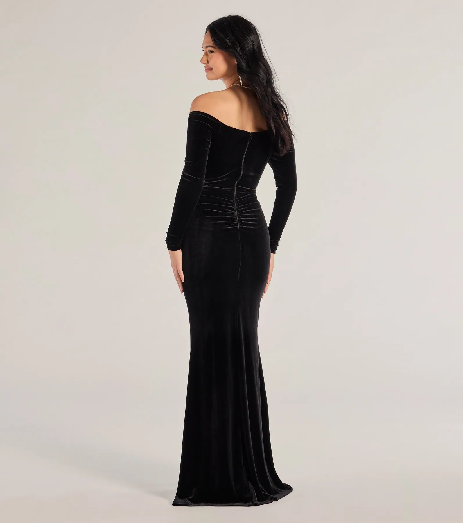 Sonya Off-The-Shoulder Velvet Mermaid Dress - Image 2