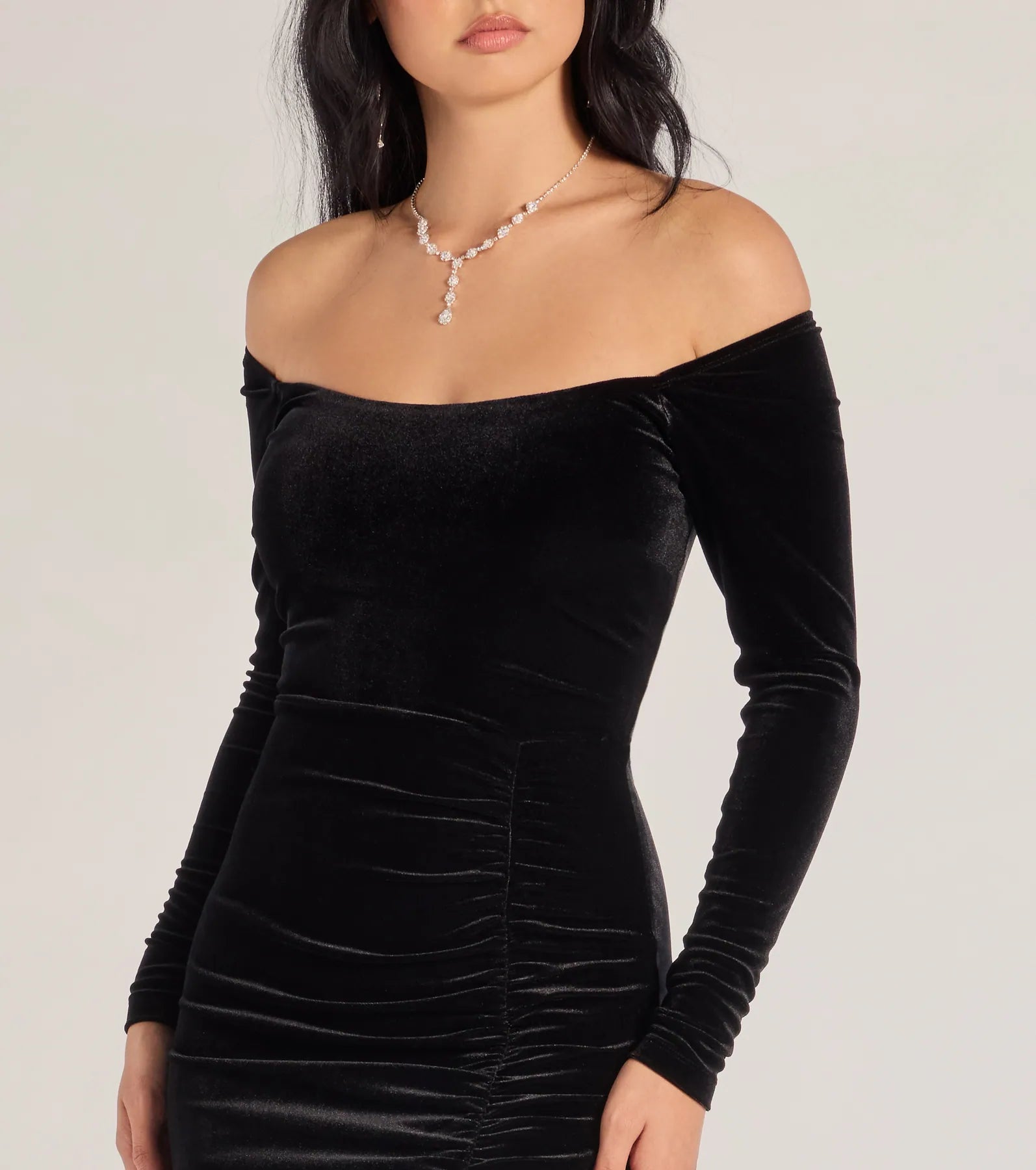 Sonya Off-The-Shoulder Velvet Mermaid Dress - Image 3