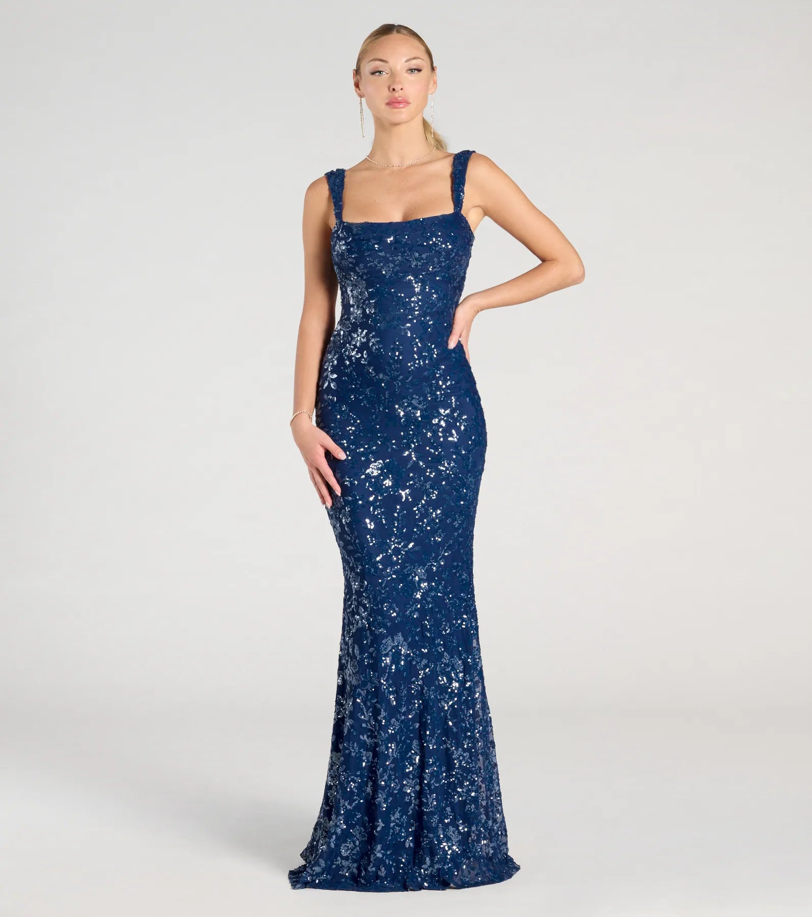 Darlene Cutout Back Bodycon Sequin Formal Dress - Image 7