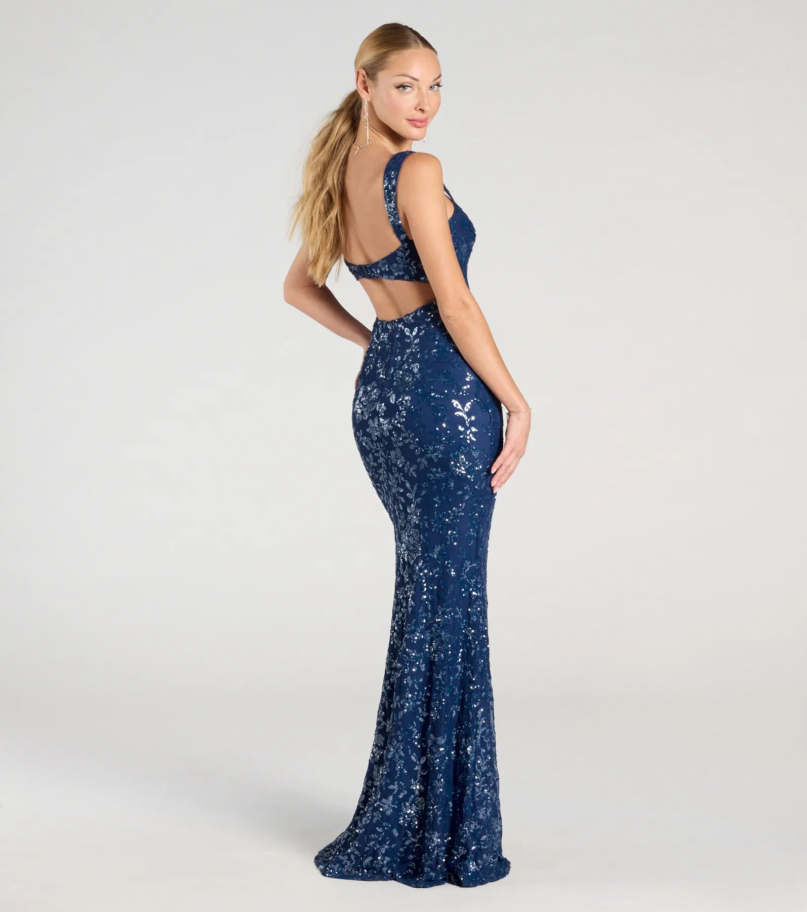 Darlene Cutout Back Bodycon Sequin Formal Dress - Image 8