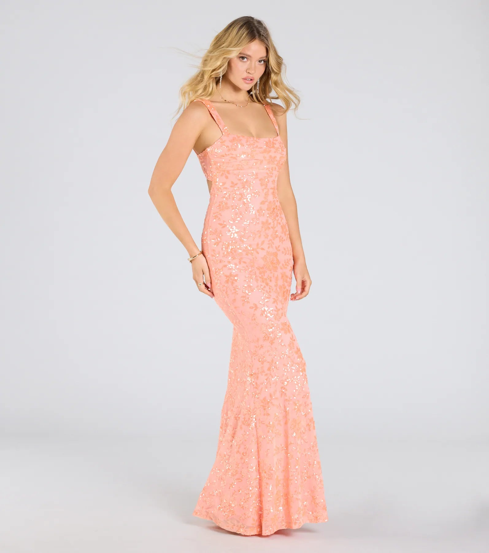 Darlene Cutout Back Bodycon Sequin Formal Dress - Image 4
