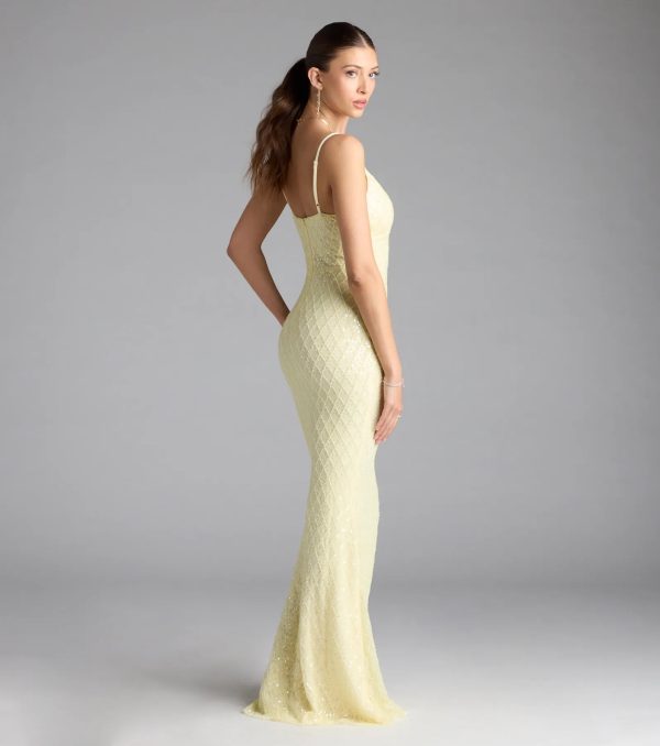 Kaylie V-Neck Bodycon Sequin Bead Formal Dress - Image 2