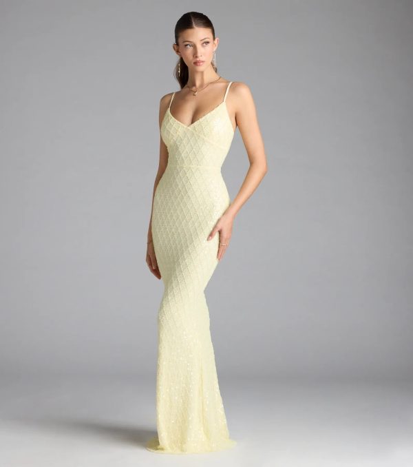 Kaylie V-Neck Bodycon Sequin Bead Formal Dress - Image 4