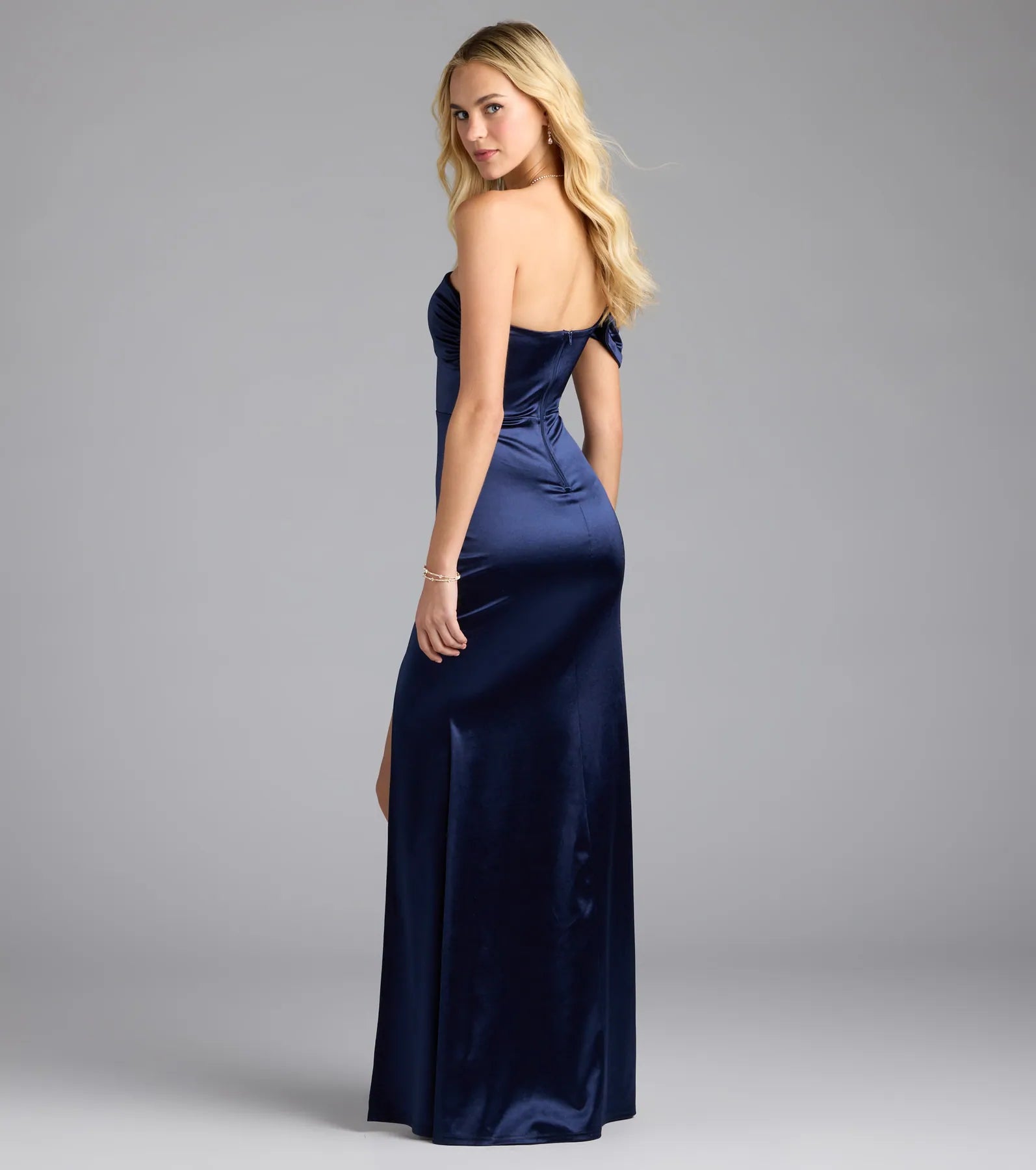Jocelyn Cold Shoulder Slit Mermaid Satin Formal Dress - Image 2