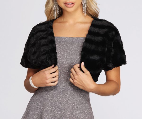 Timeless Elegance Faux Fur Bolero - Image 4