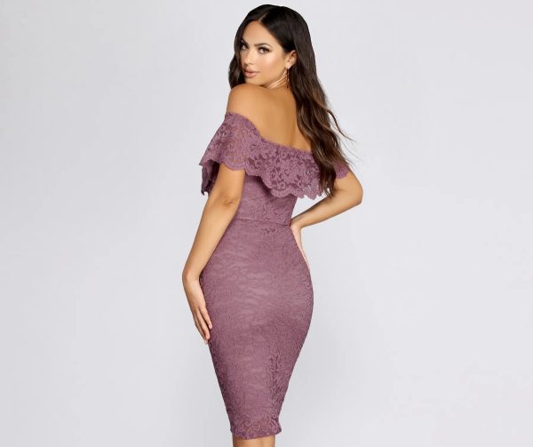 Stunner In Lace Midi Dress - Image 3