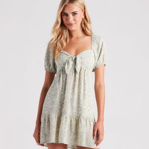 Playful Touch Crepe Daisy Print Short Dress