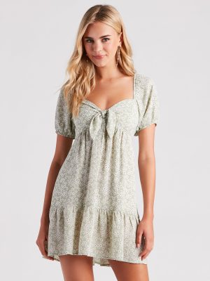 Playful Touch Crepe Daisy Print Short Dress