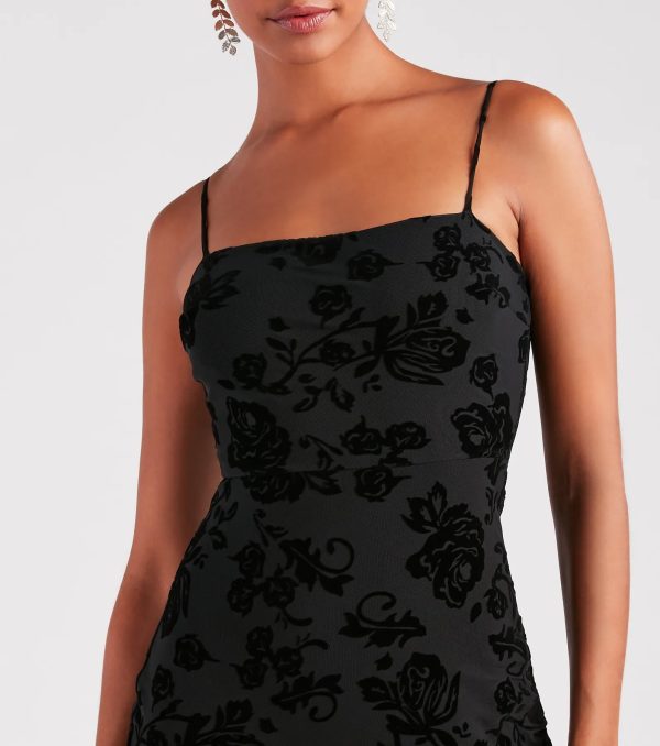 Classy Gal Flocked Floral Velvet Midi Dress - Image 4