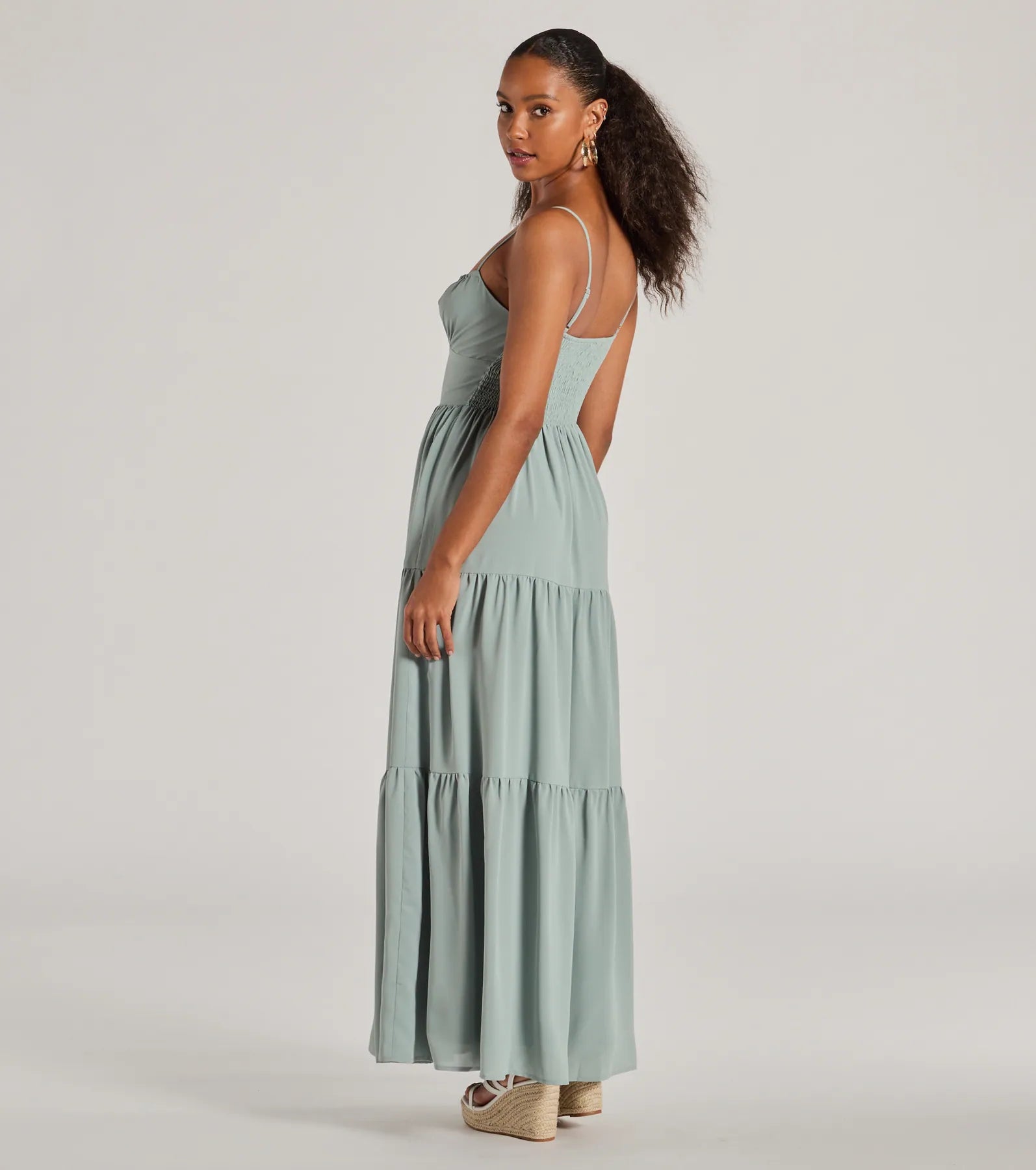 Casually Chic Sleeveless Ruffled Maxi Dress - Image 2