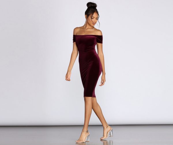 Lustrous Velvet Dress - Image 3