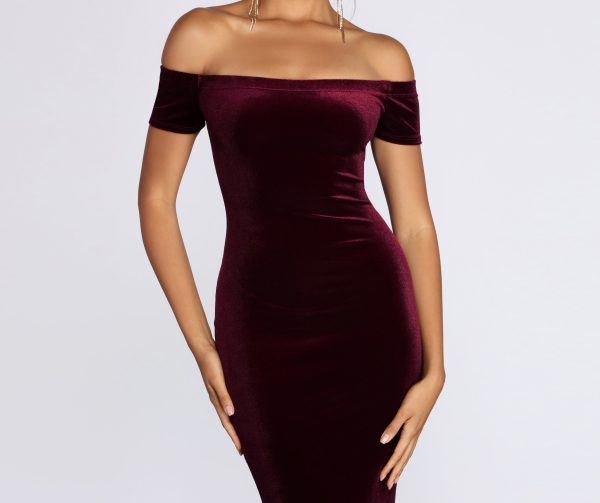 Lustrous Velvet Dress - Image 4