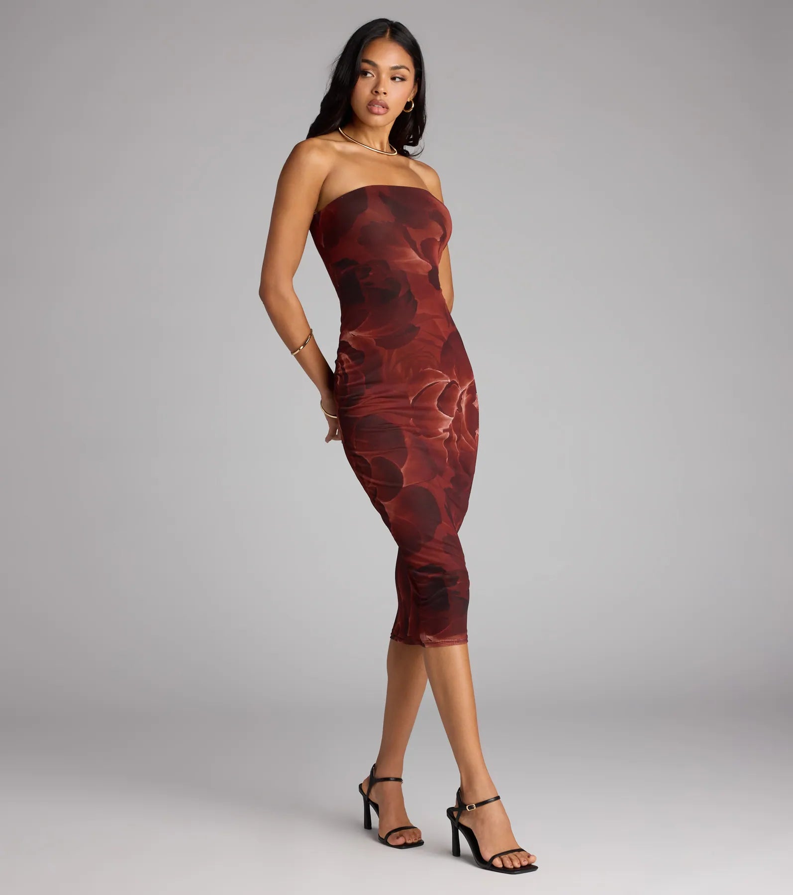 Chic Glimpse Floral Tube Midi Dress - Image 4