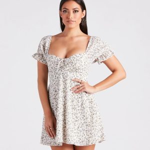 Cute View Ditsy Floral Chiffon Skater Dress