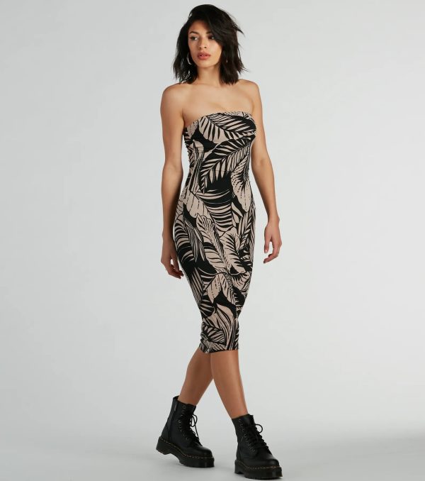 Dreamy Escape Strapless Tropical Midi Dress - Image 4
