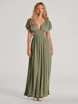 Make Hearts Flutter Short Sleeve Cutout Maxi Dress
