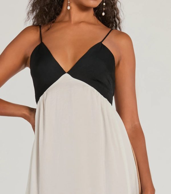 Chic Passion V-Neck Color Block Maxi Dress - Image 3