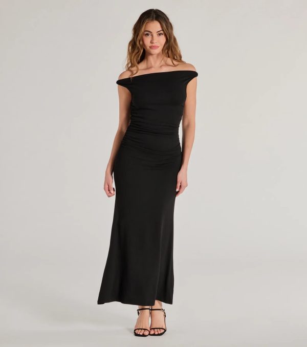 Casual Chic Ruched Ribbed Knit Maxi Dress - Image 11