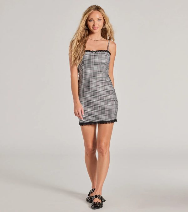 Adorably Chic Lace Trim Plaid Mini Dress - Image 3