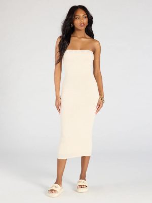 Simply Chic Strapless Ribbed Knit Midi Dress