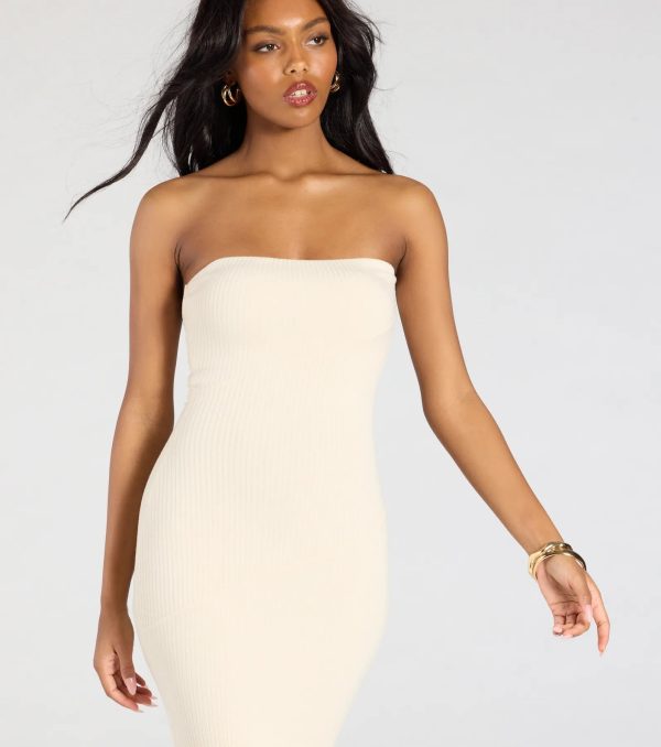 Simply Chic Strapless Ribbed Knit Midi Dress - Image 3