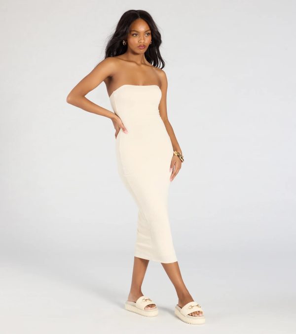 Simply Chic Strapless Ribbed Knit Midi Dress - Image 4