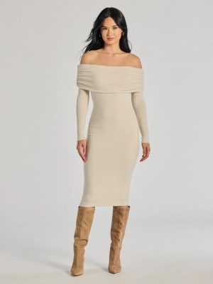 Casually Classic Long Sleeve Midi Dress