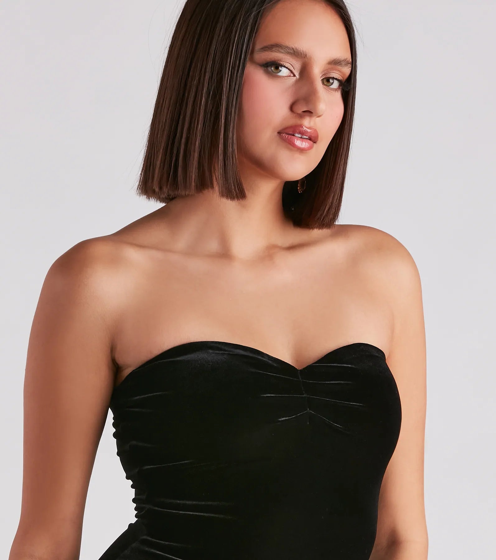 Pop Of Luxe Velvet Strapless Mini Dress - Image 4