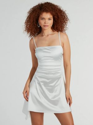 Glamour Feeling Square Neck Satin Skater Dress