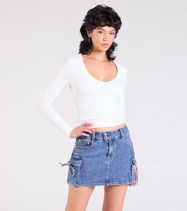 Start With The Basic V-Neck Crop Top - Image 9