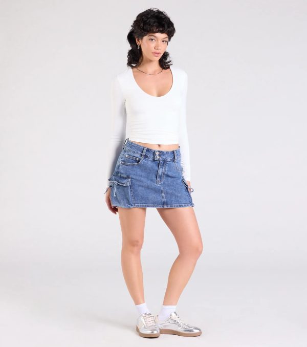 Start With The Basic V-Neck Crop Top - Image 11