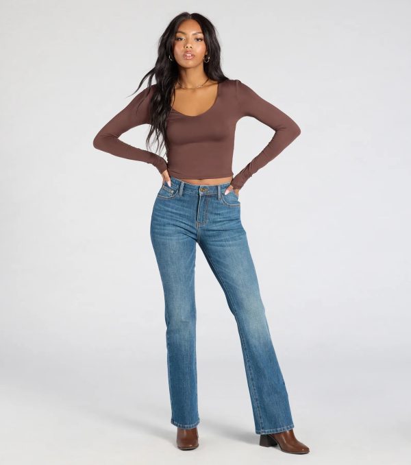 Start With The Basic V-Neck Crop Top - Image 7