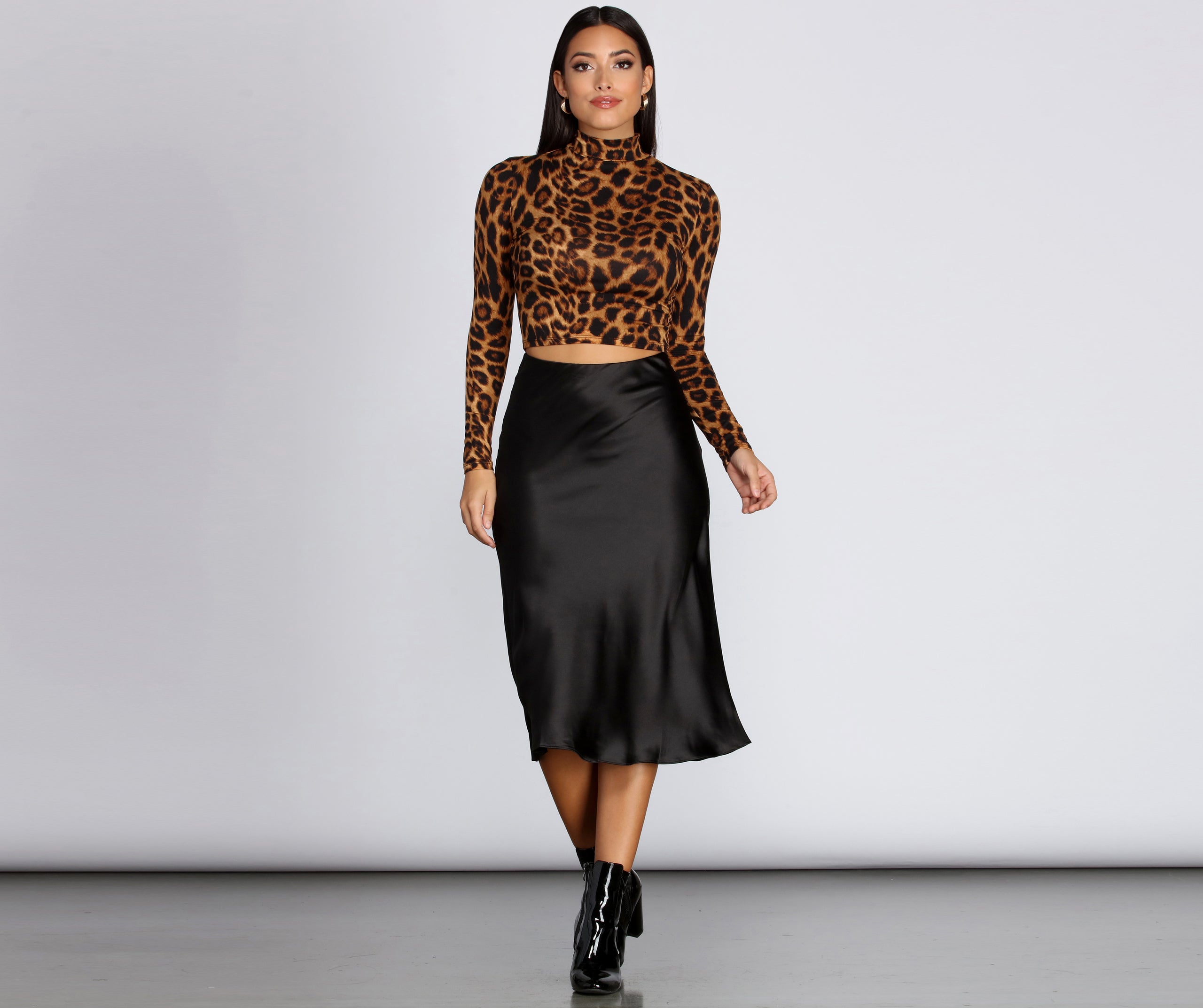 Leopard Mock Neck Crop Top - Image 3