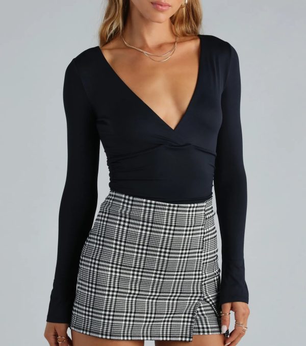 Smooth Silhouette V-Neck Surplice Bodysuit - Image 4