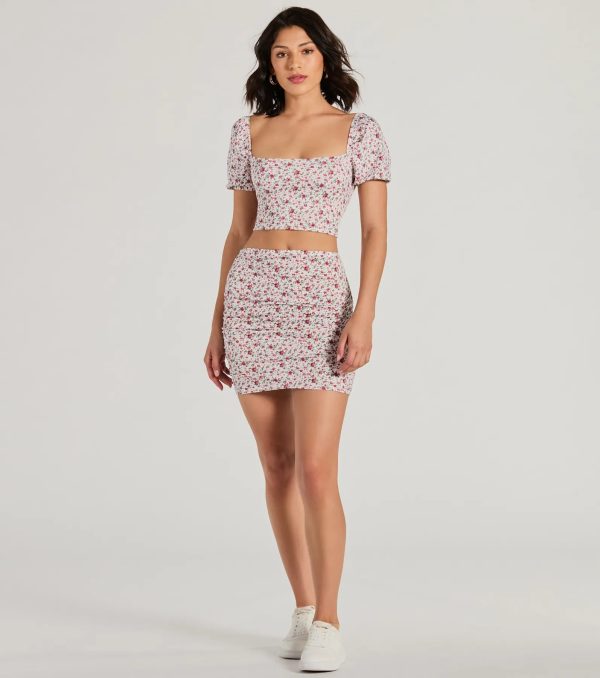 Two Cute Lace-Up Floral Crop Top - Image 4
