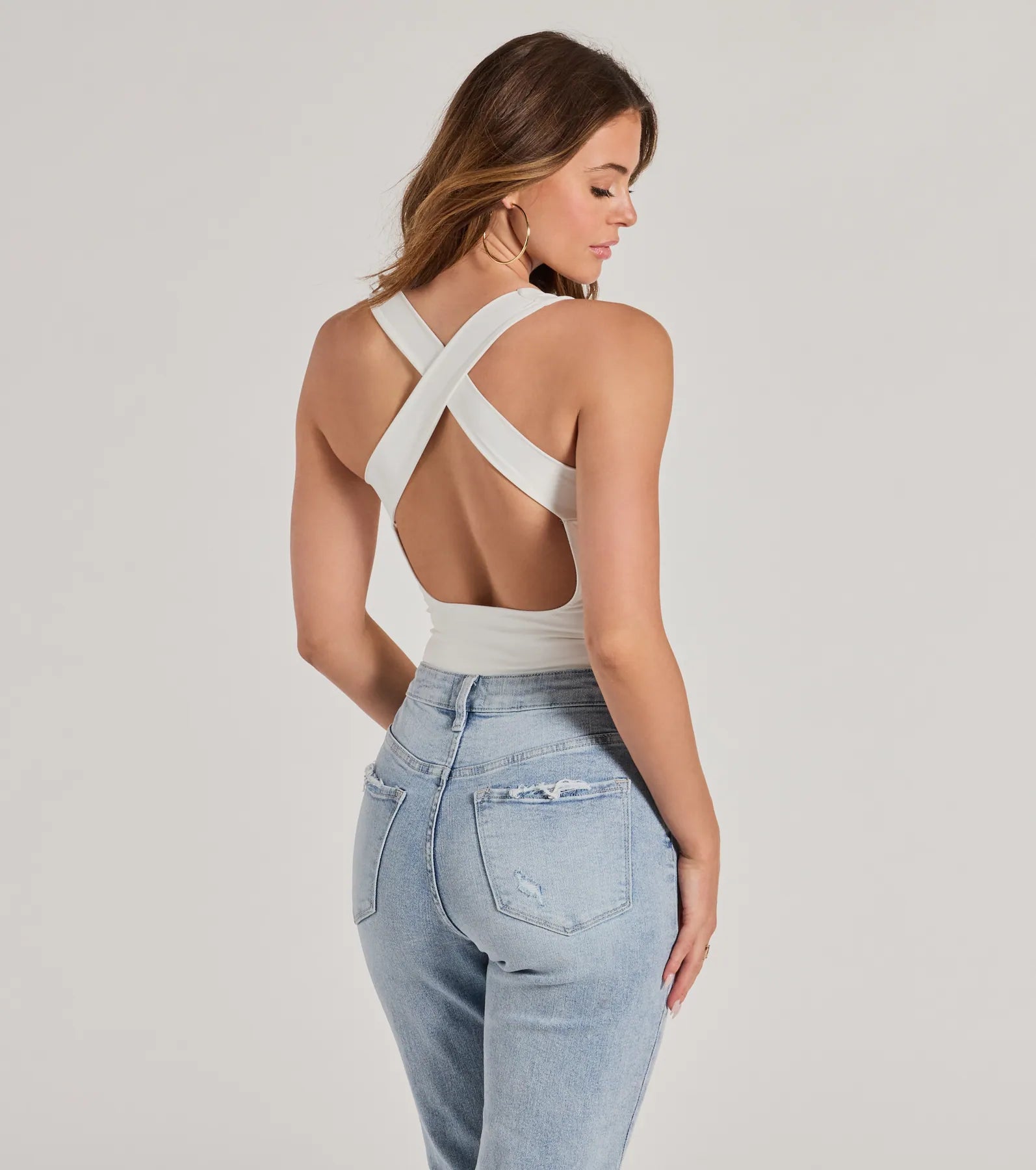 Stunning Persuit Sleeveless Cross Back Bodysuit - Image 5