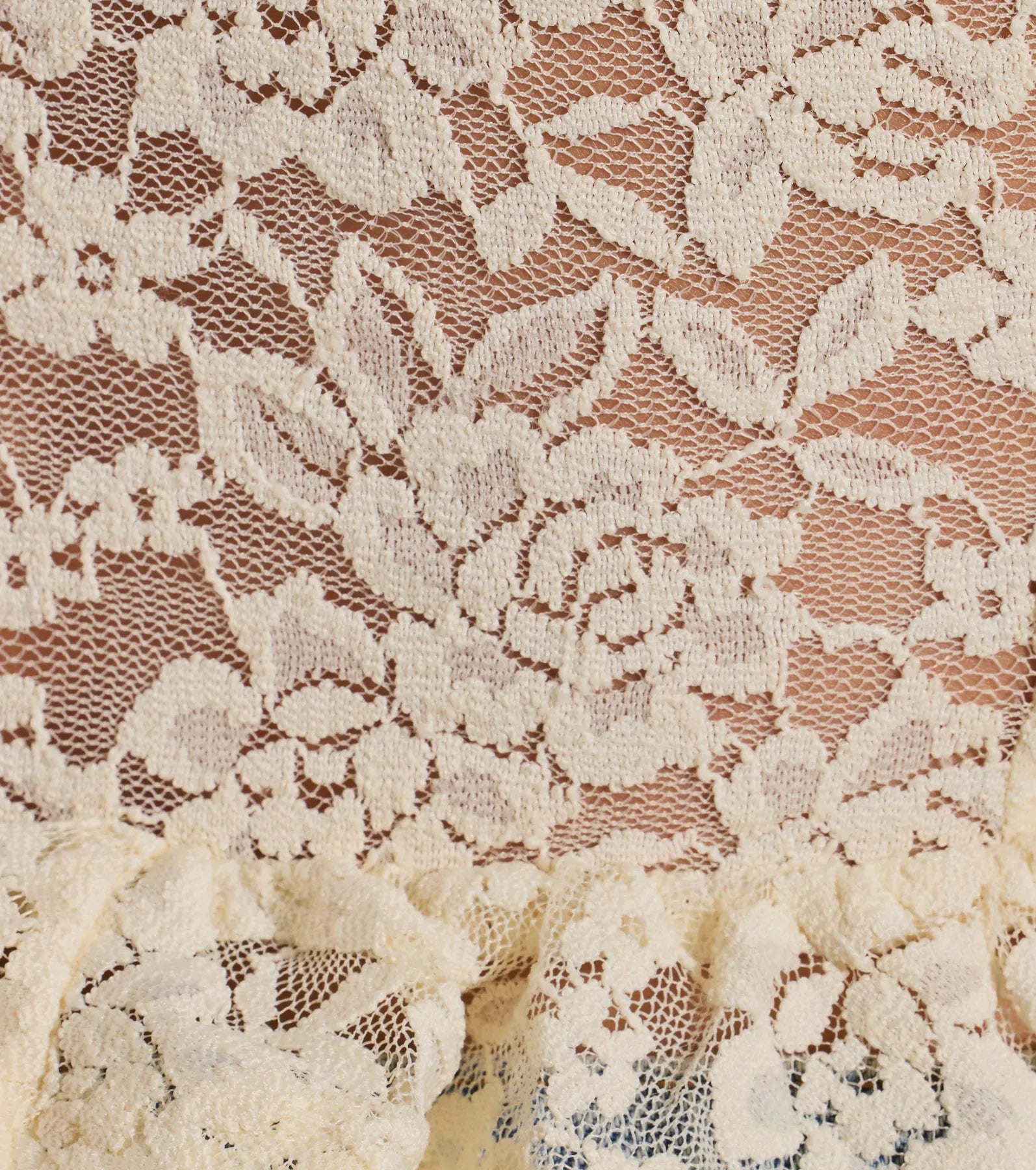 Dream Romance Sweetheart Floral Lace Peplum Top - Image 4