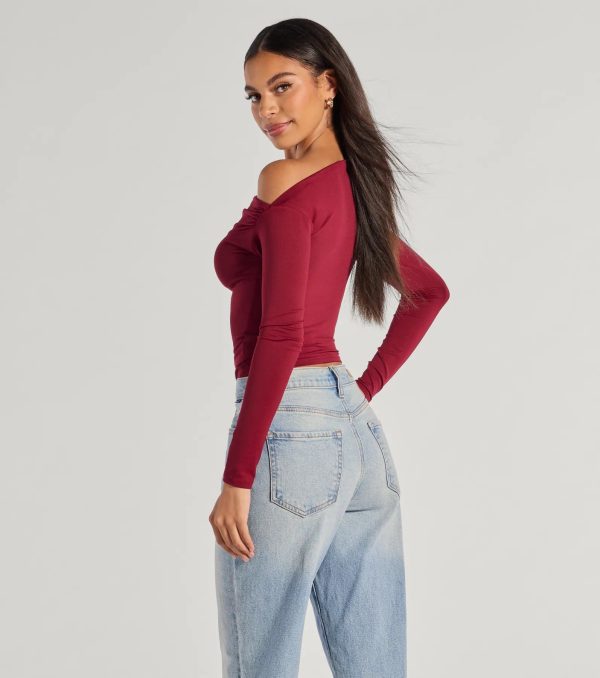 Chic Showstopper Off-The-Shoulder Top - Image 2