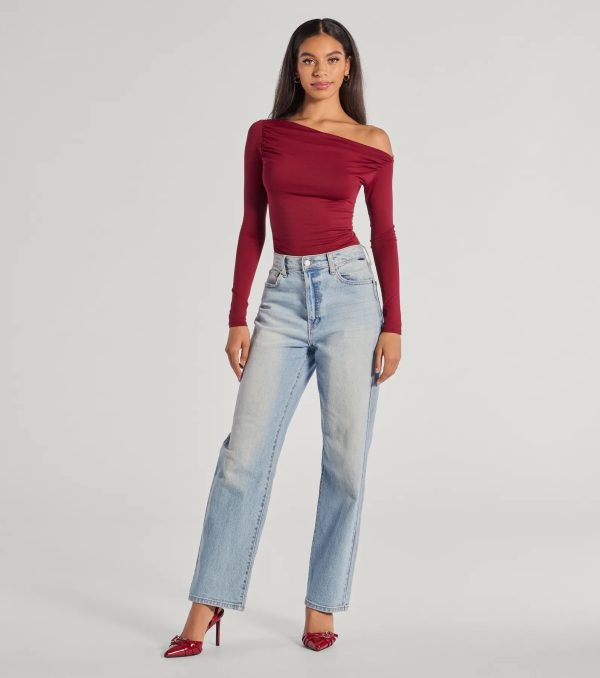 Chic Showstopper Off-The-Shoulder Top - Image 3